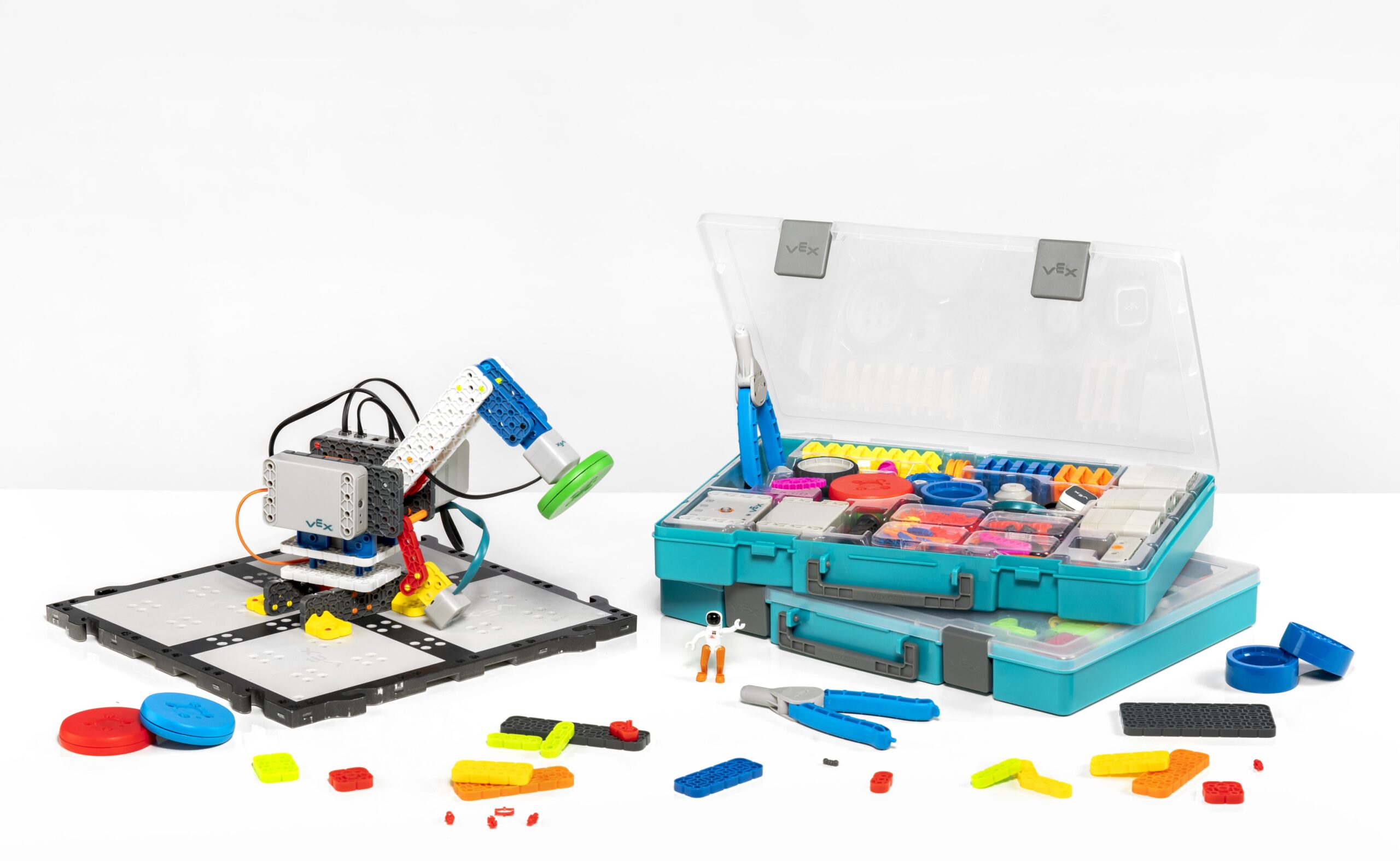 Choosing the Best Robotics Kit for Your Classroom: VEX GO – VEX IQ or VEX EXP